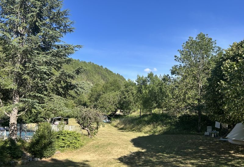 kampeerplekjes natuurcamping la gravouse frankrijk