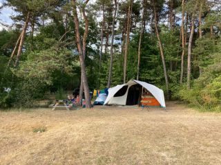 Kampeerplek XL op camping La Gravouse in Drome provence zuid frankrijk